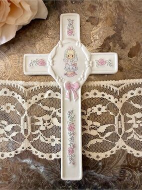 Precious Moments Keepsake Cross